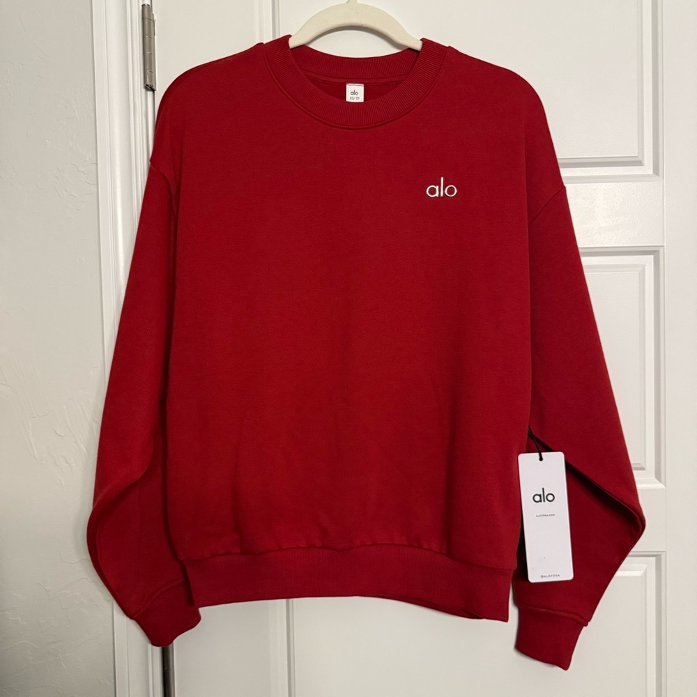 🔥NWT alo yoga accolade unisex crewneck pullover in red - Picture 9 of 10